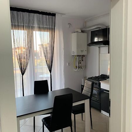 Luxury Studio 布加勒斯特 外观 照片